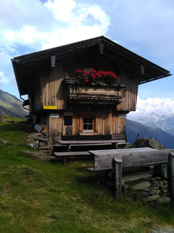 Ferienwohnung Felix-Adults Only Neustift im Stubaital Luaran gambar
