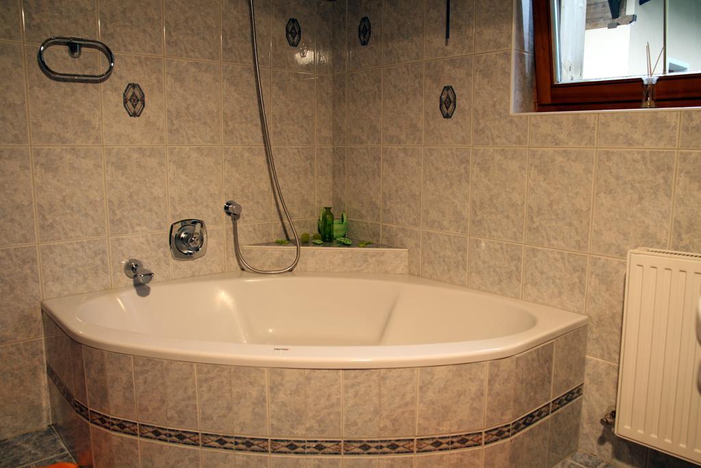 Ferienwohnung Felix-Adults Only Neustift im Stubaital Luaran gambar